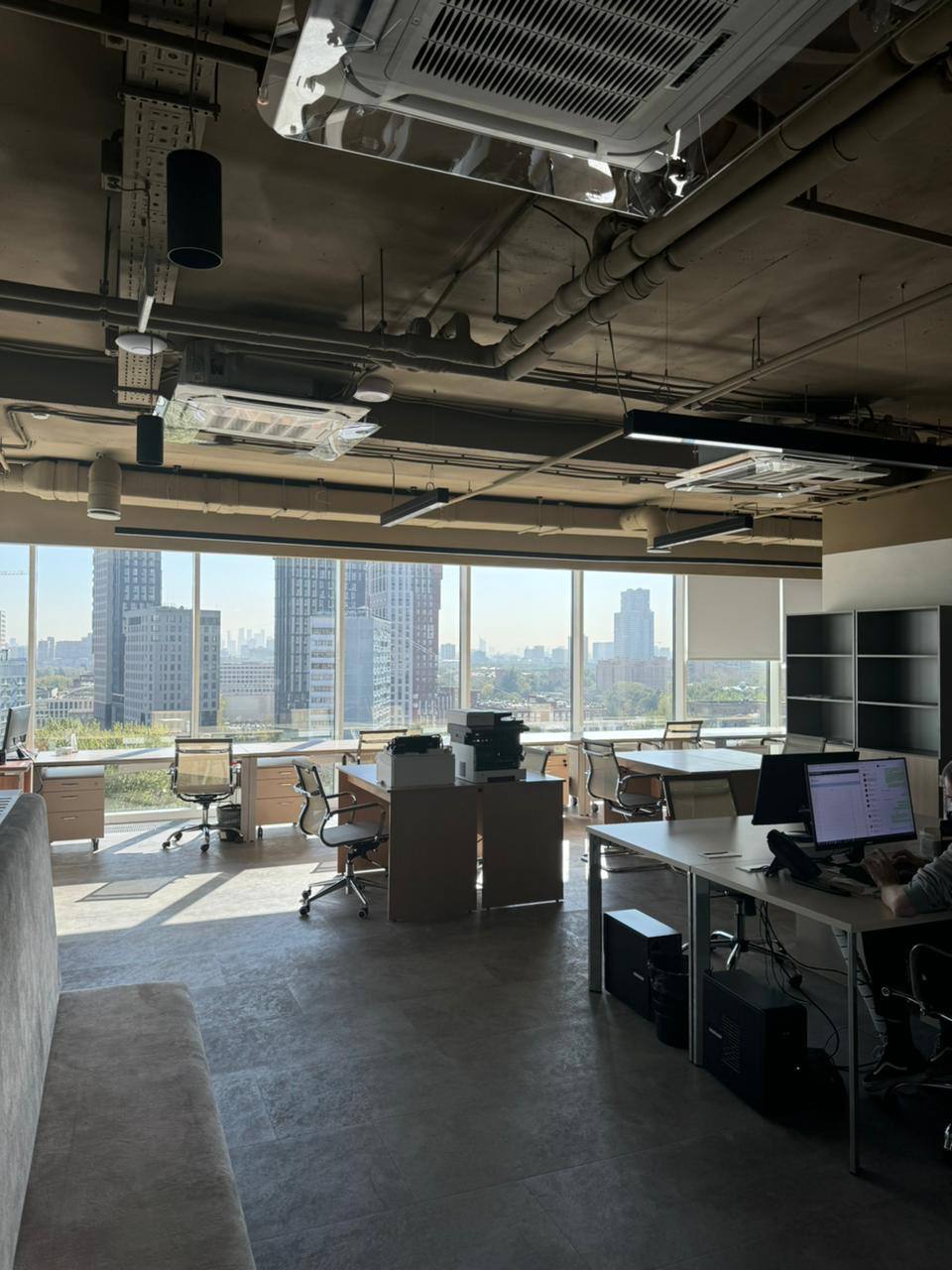 Кварцвиниловая плитка Vinilam клеевая Ceramo Stone Glue Сланцевый Камень 61605 950×480×2,5 фото в интерьере